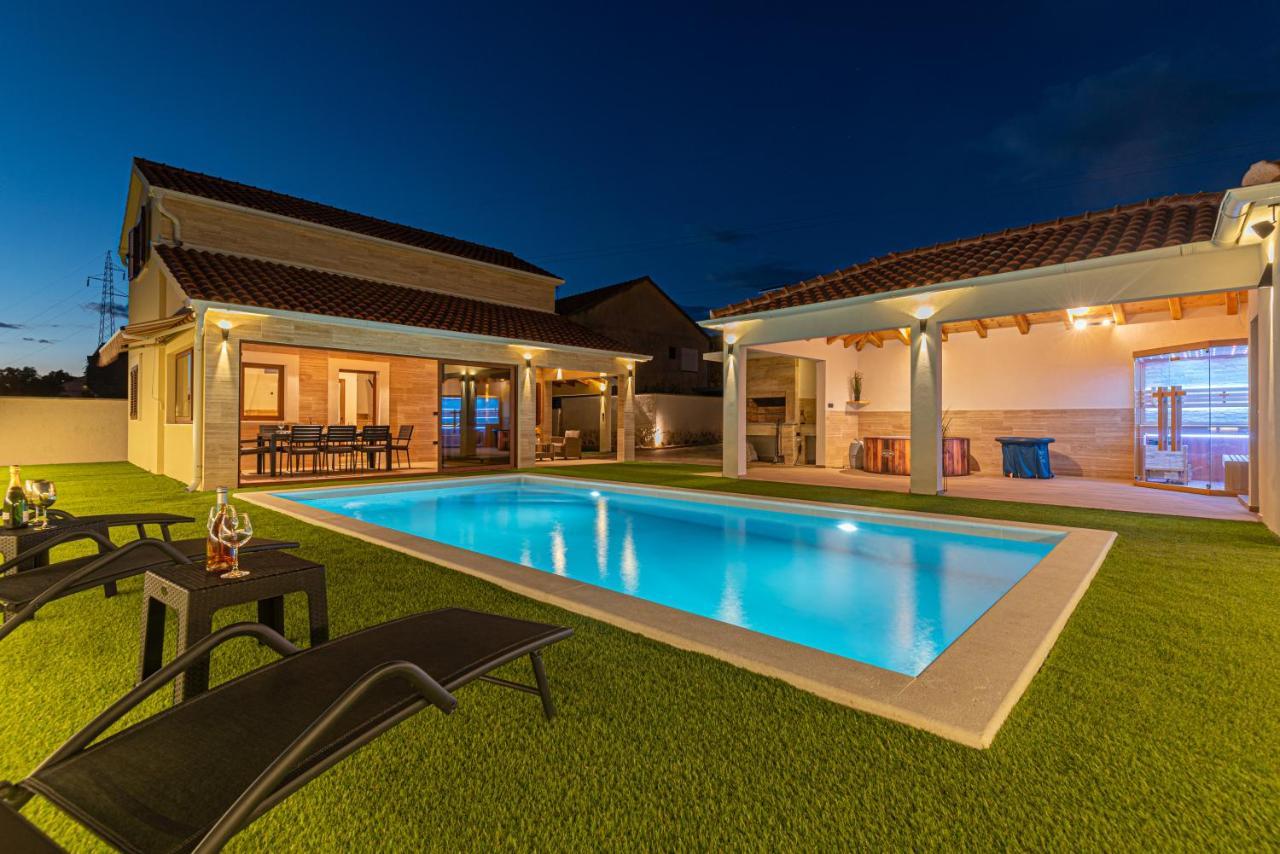 فيلا Casa Del Sol Dubrava  المظهر الخارجي الصورة